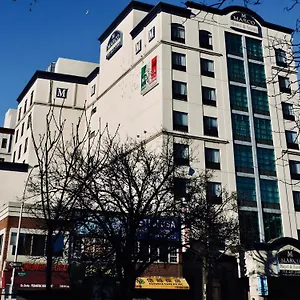 Hotel Marco Laguardia & ***